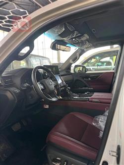 تۆیۆتا لاند کروزەر